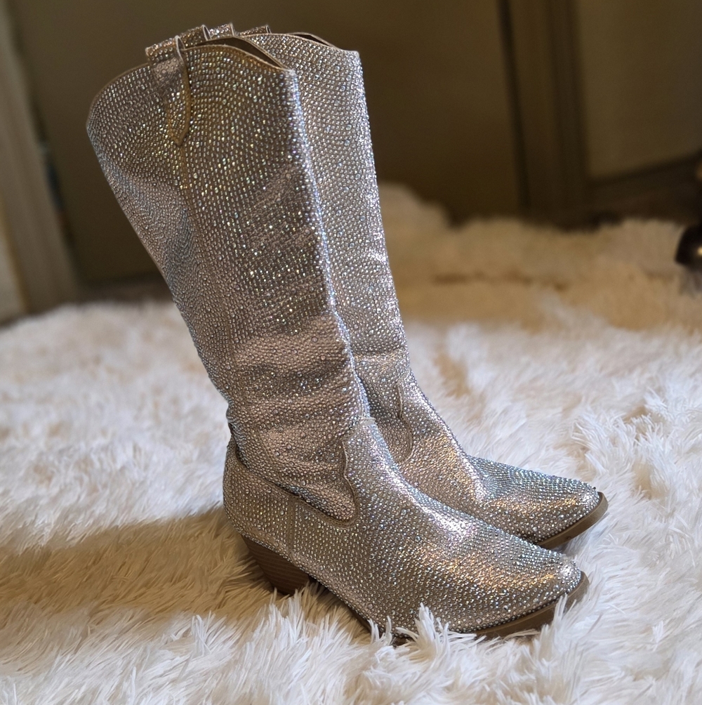 SOLD* Womens Rhinstone Silver Heeled Cowboy Boots
